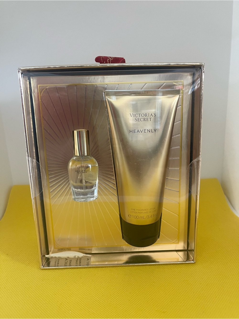 Victoria’s Secret Heavenly EDP 0.25 oz Lotion Gift Set New. Plus a free gift.
